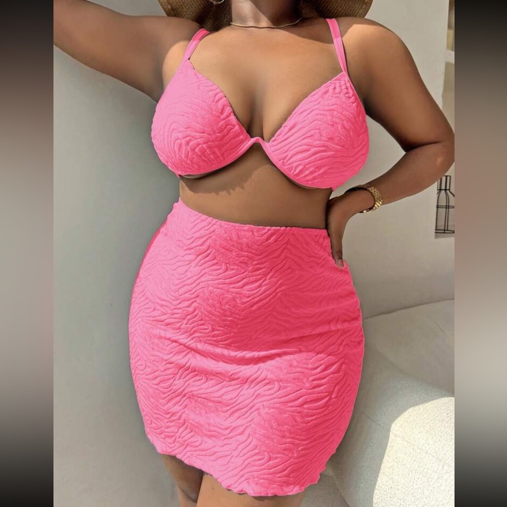 Plus Sized Underwire three piece Bikini Swimsuit With Beach Skirt